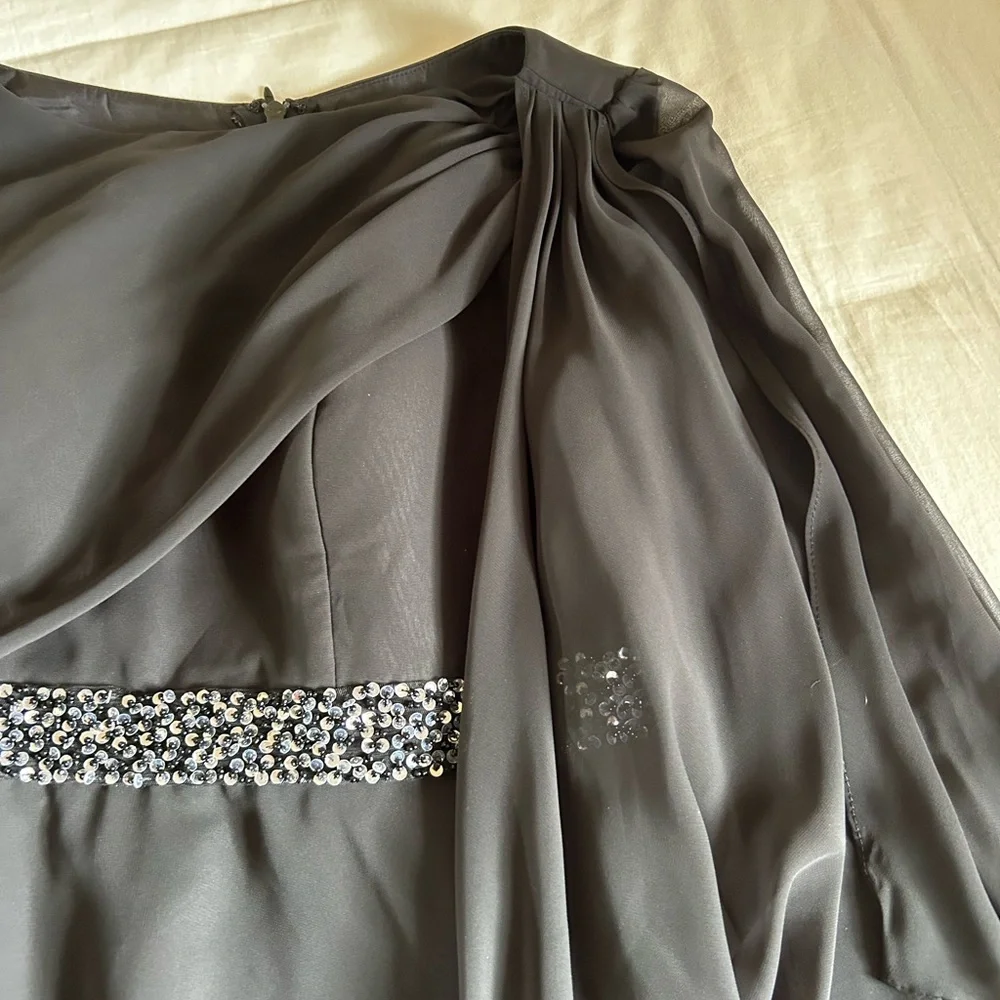 BLACK FORMAL DRESS - Picture 4 of 9